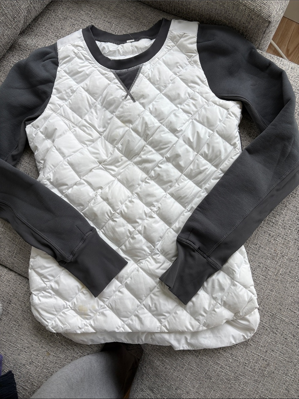 Women’s Lululemkn Quilted White Front Pullover Sweatshirt with Dark Gray Sleeves
